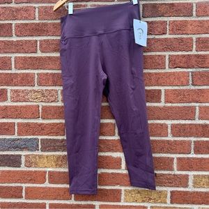 Zyia Active Wine Pocket Brilliant Hi-Rise Capri 20" Tight Womens Medium 8-10